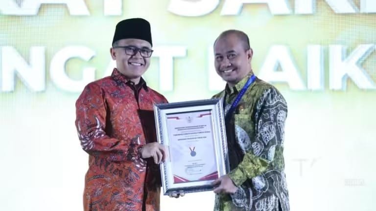 HST Regency Government Wins SAKIP Award KemenPAN-RB