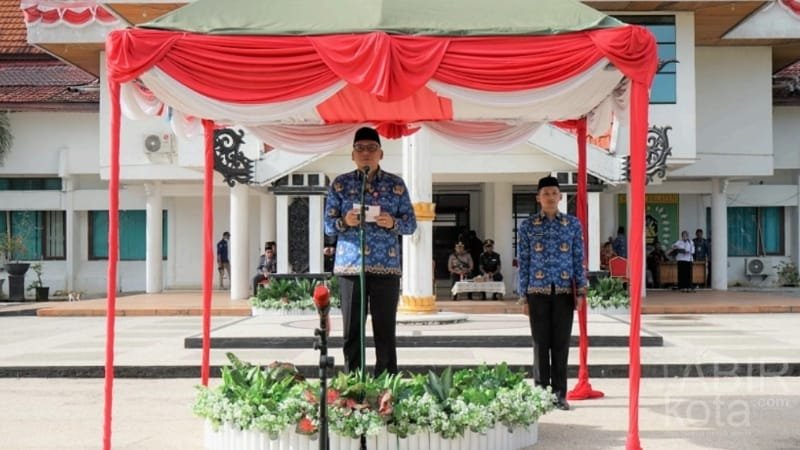 Pimpin Upacara Peringatan Hari Otonomi Daerah XXVIII, Sekda Barsel Sampaikan Arahan Mendagri