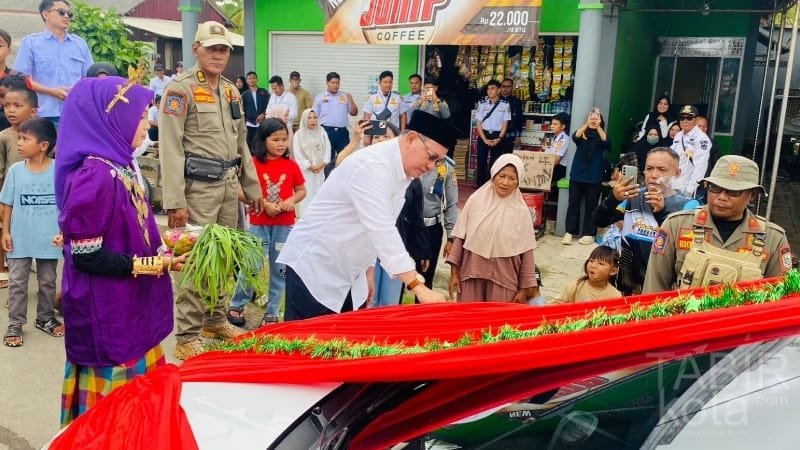 Akhir Masa Jabatan, Bupati Kotabaru Serahkan Mobil Operasional untuk 22 Pambakal