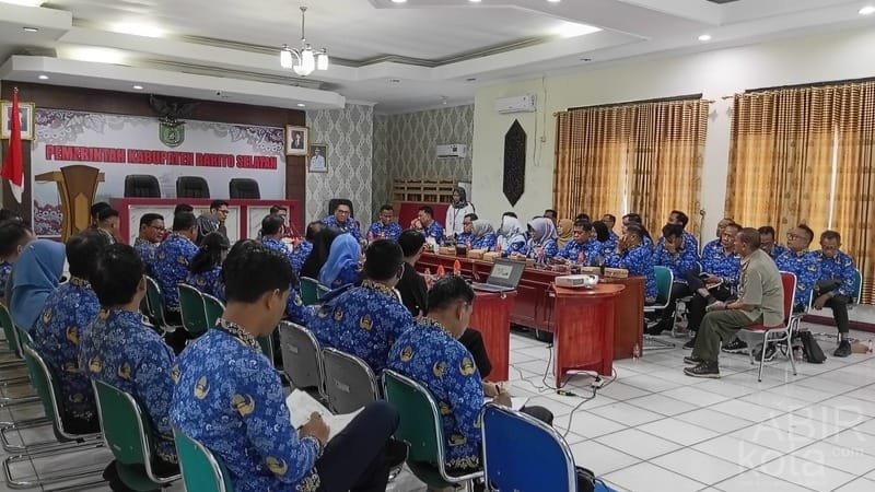 Dukung Akuntabilitas dan Pembangunan Berkelanjutan, Sekda Barsel Tekankan Pentingnya Transparansi Pengelolaan Keuangan Daerah