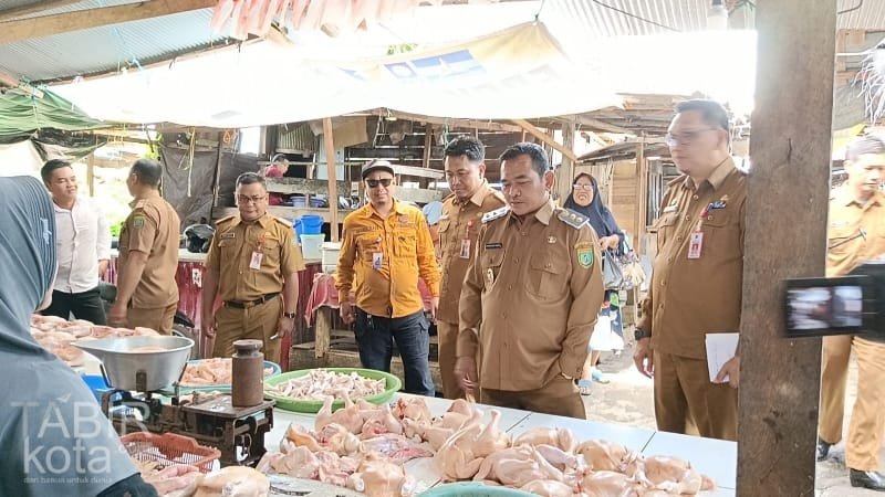 Hari Pertama Kerja, Wakil Bupati Barsel Cek Harga dan Stok Pangan