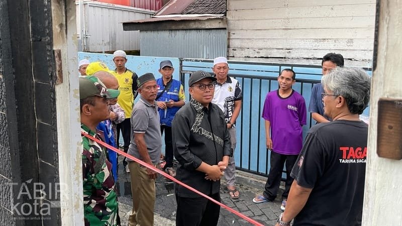 Pemkab HST Salurkan Bantuan Kebakaran di Barabai Darat