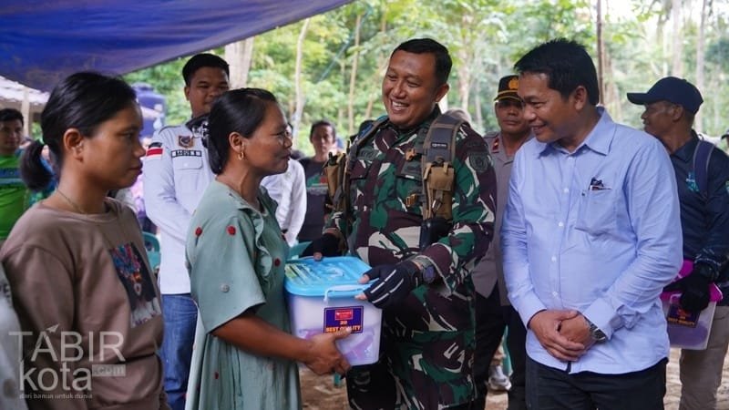 Tinjau Karya Bakti TNI di Mamantang dan Ruuk Sawang, Bupati Balangan Harap Pemanfaatan Maksimal