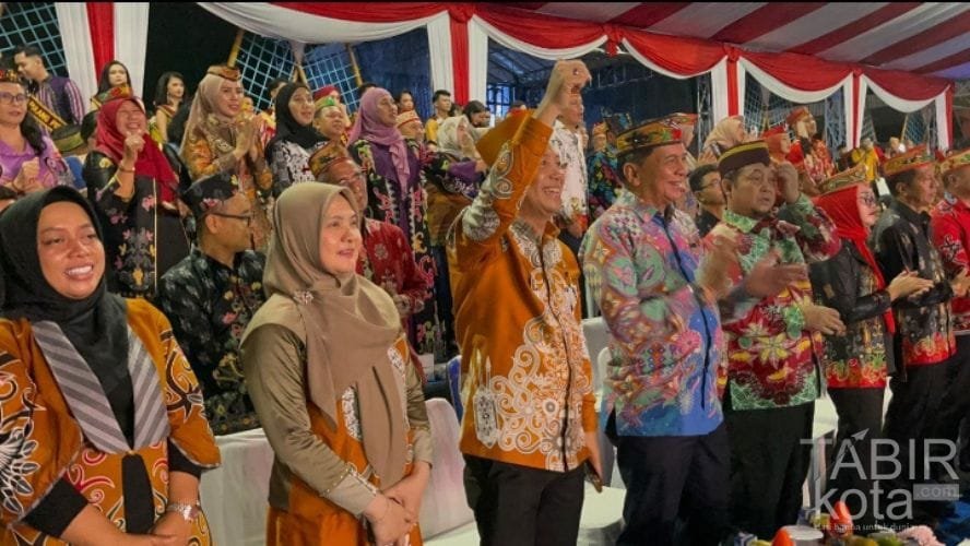 Hadiri Pembukaan FBIM 2025, Bupati Barsel Harap Budaya Daerah Semakin Dikenal Luas
