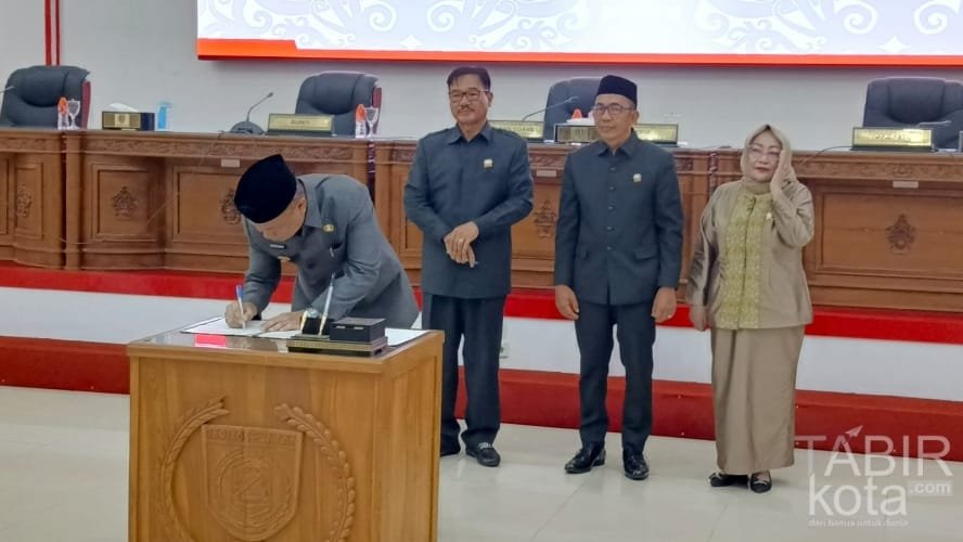 Bupati Barsel Apresiasi Rekomendasi DPRD atas LKPJ Tahun Anggaran 2024