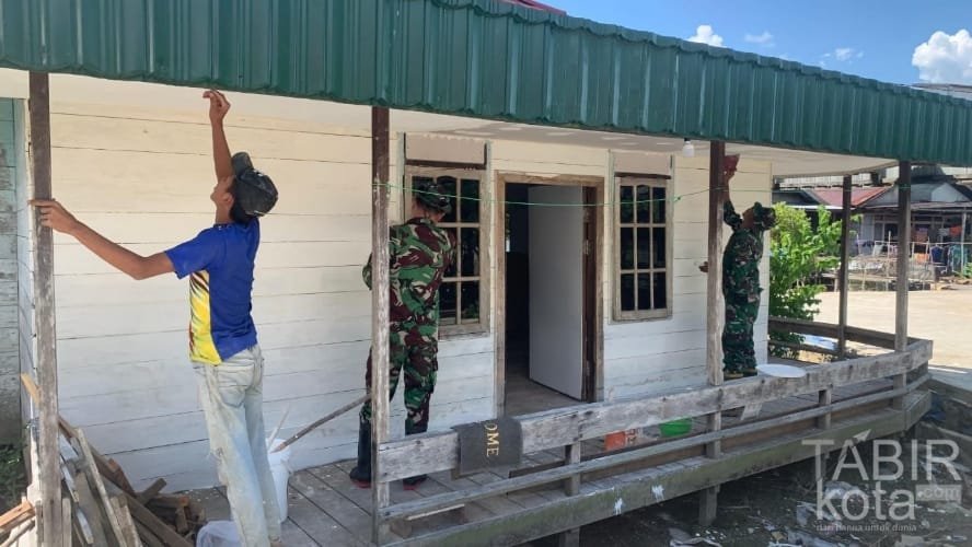 Satgas TMMD Kodim 1012/Buntok Renovasi Mushola di Desa Talio