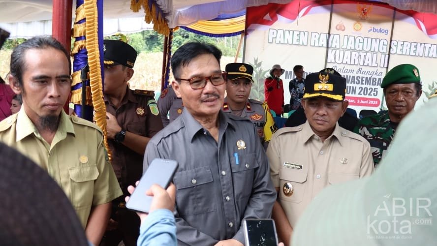 Ketua DPRD Barsel Apresiasi Peran Petani melalui Kegiatan Panen Raya Jagung