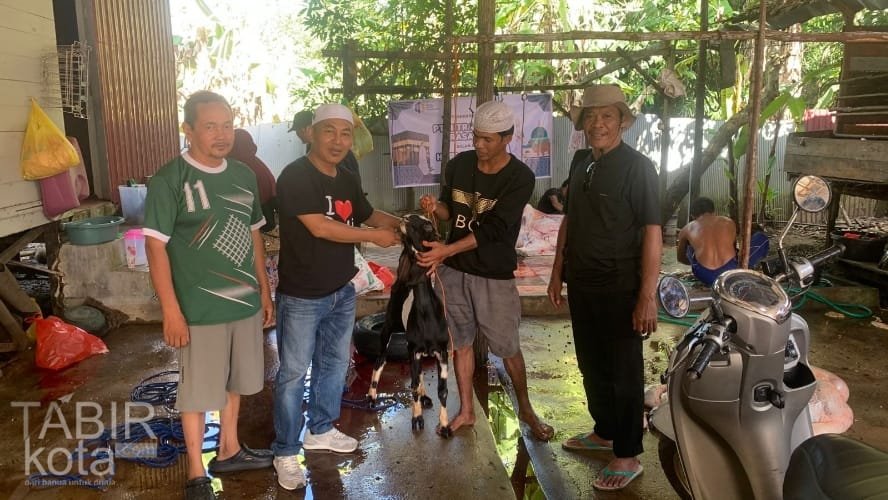 Peduli Masyarakat, PT MUTU Salurkan 51 Hewan Kurban ke Desa dan Instansi Pemerintah