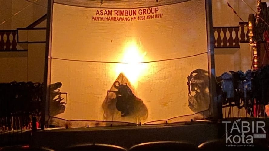 Kesultanan Banjar Kenalkan Wayang di Ponpes Nurul Musthofa Tabalong