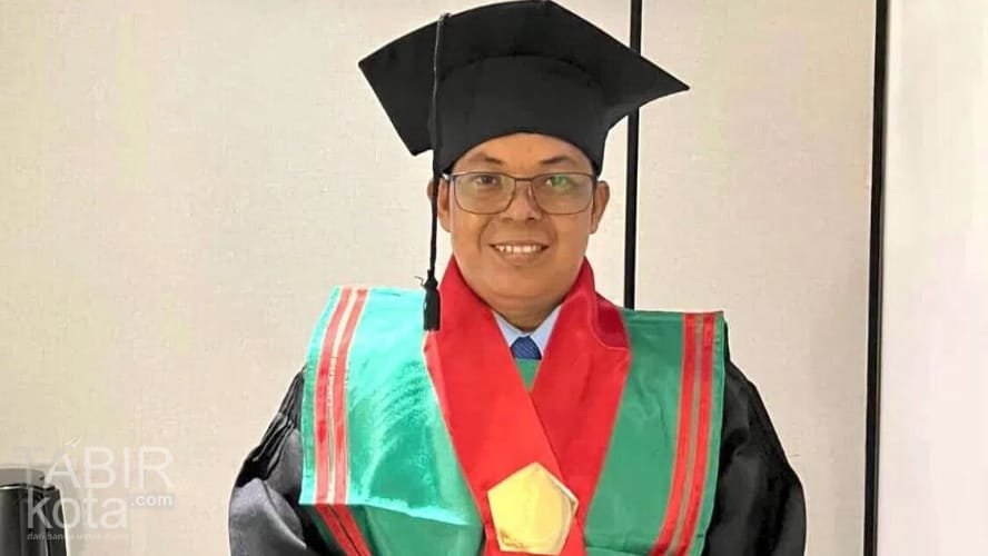 Anggota DPRD Kotabaru, Rahmad Raih Gelar Magister Hukum dari UNISSULA