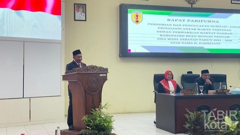 Hadiri Pelantikan PAW Ketua DPRD HST, Bupati Harap Legislatif dan Eksekutif Bersatu